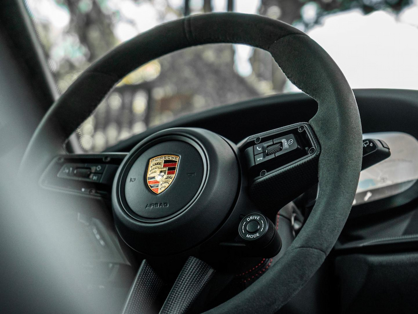 Foto do veículo PORSCHE 911  CARRERA 4 GTS COUPE 3.0 24V (992) 2023 5.200 KM 1.049.000,00