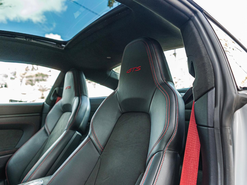 Foto do veículo PORSCHE 911  CARRERA 4 GTS COUPE 3.0 24V (992) 2023 5.200 KM 1.049.000,00