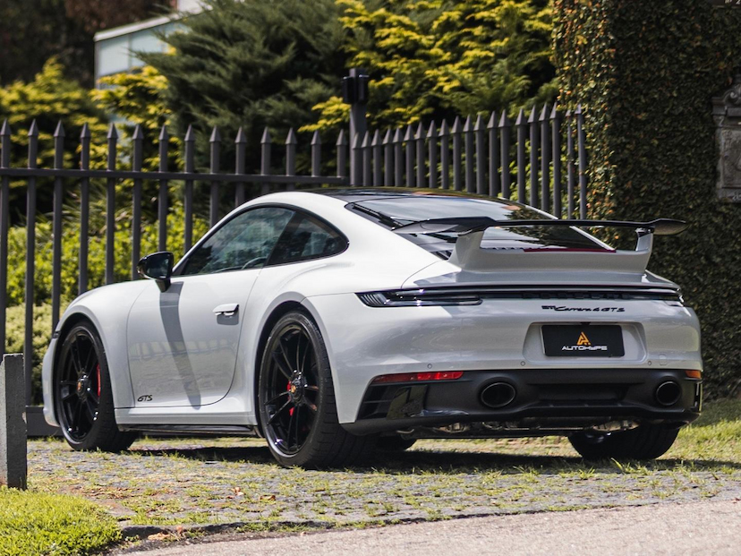 Foto do veículo PORSCHE 911  CARRERA 4 GTS COUPE 3.0 24V (992) 2023 5.200 KM 1.049.000,00