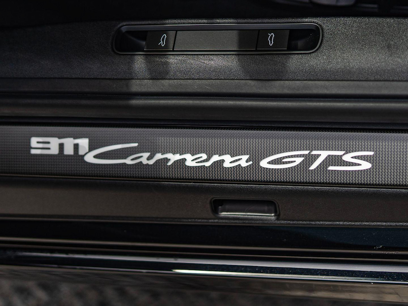 Foto do veículo PORSCHE 911 CARRERA GTS 2023 4.560 KM 1.019.000,00