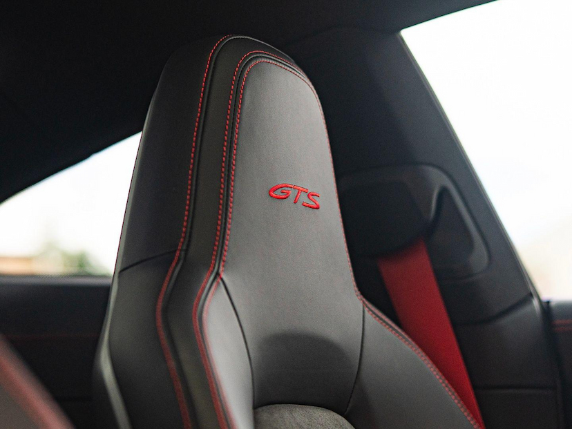 Foto do veículo PORSCHE 911 CARRERA GTS 2023 4.560 KM 1.019.000,00