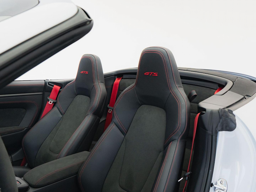 Foto do veículo PORSCHE 911 CARRERA GTS CABRIOLET 2024 2.149 KM 1.250.000,00