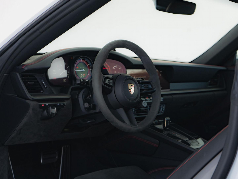 Foto do veículo PORSCHE 911 CARRERA GTS CABRIOLET 2024 2.149 KM 1.250.000,00
