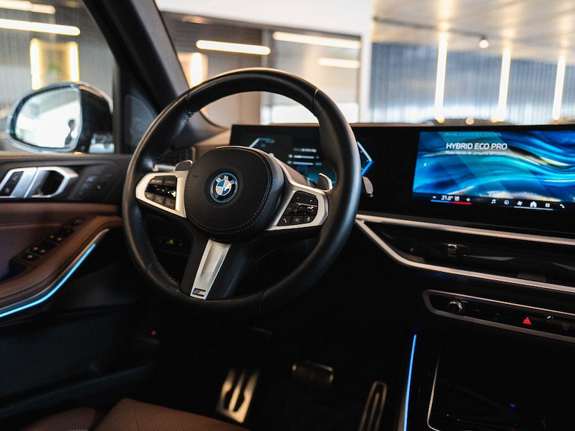 Foto do veículo BMW X5  XDRIVE50E MSP 2024 21.302 KM 599.000,00