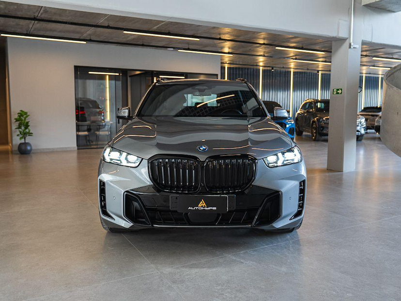 Foto do veículo BMW X5  XDRIVE50E MSP 2024 21.302 KM 599.000,00