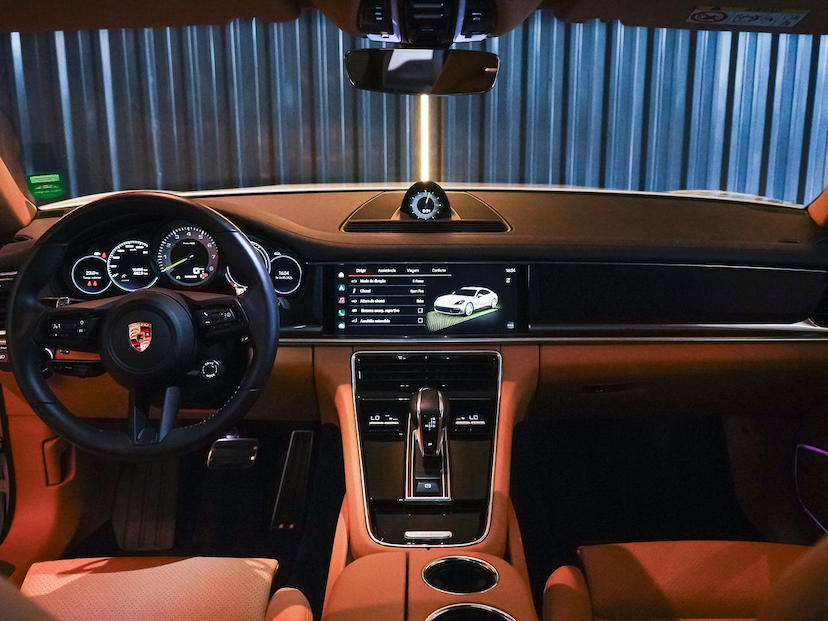 Foto do veículo PORSCHE PANAMERA 4 E-HYBRID 2023 10.479 KM 658.900,00