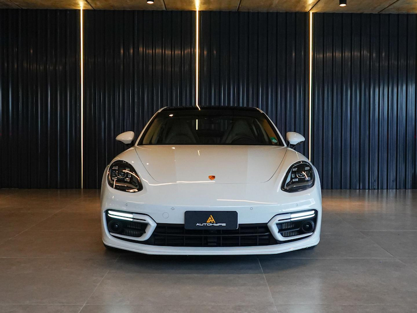 Foto do veículo PORSCHE PANAMERA 4 E-HYBRID 2023 10.479 KM 658.900,00