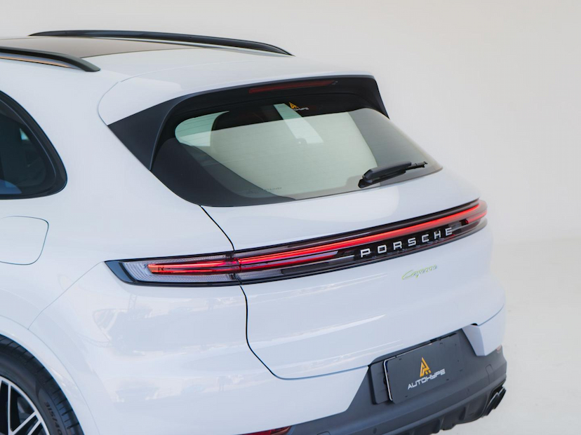 Foto do veículo PORSCHE CAYENNE E-HYBRID 2024 3.900 KM 769.000,00