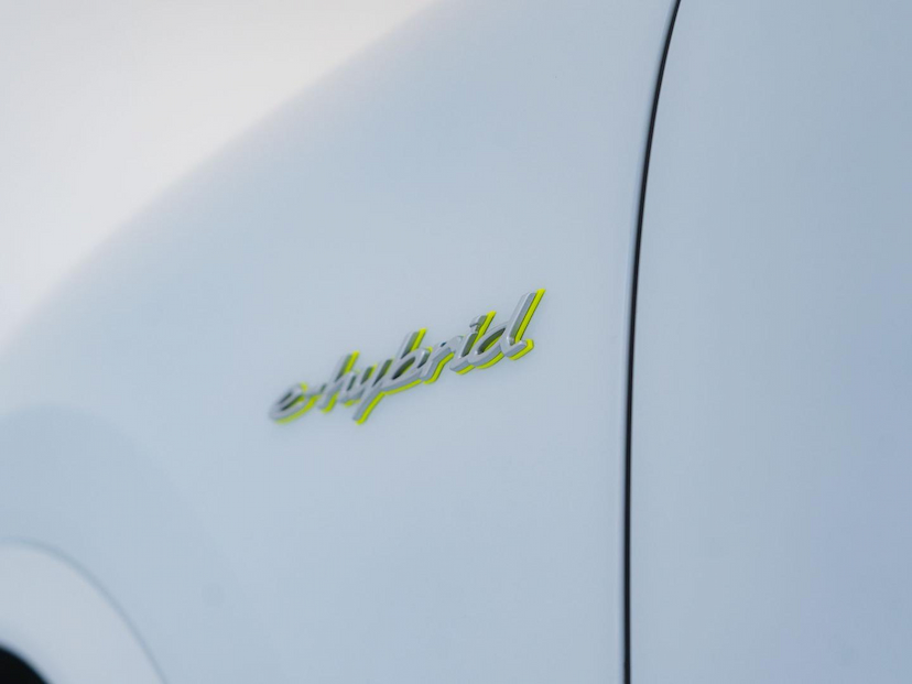 Foto do veículo PORSCHE CAYENNE E-HYBRID 2024 3.900 KM 769.000,00