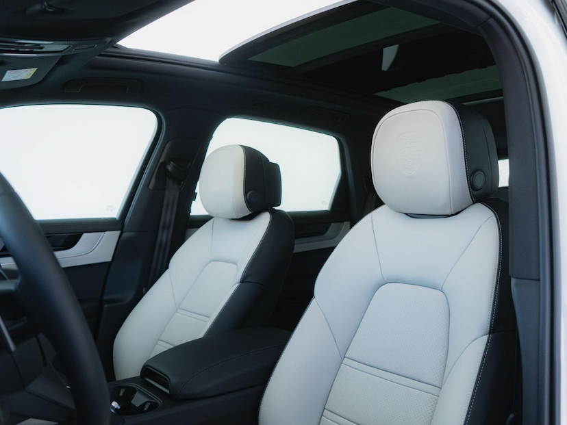 Foto do veículo PORSCHE CAYENNE E-HYBRID 2024 3.900 KM 769.000,00
