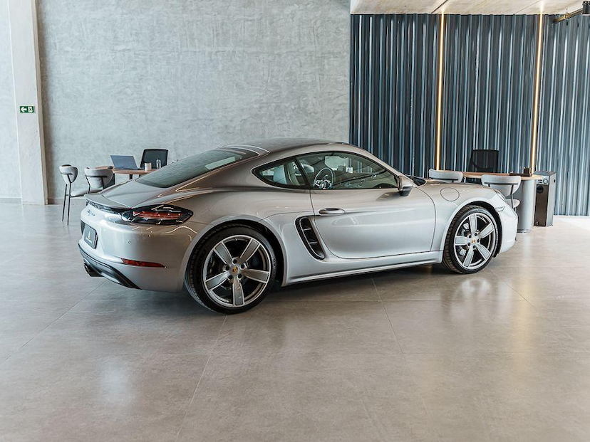 Foto do veículo PORSCHE CAYMAN CAYMAN 2024 354 KM 589.000,00