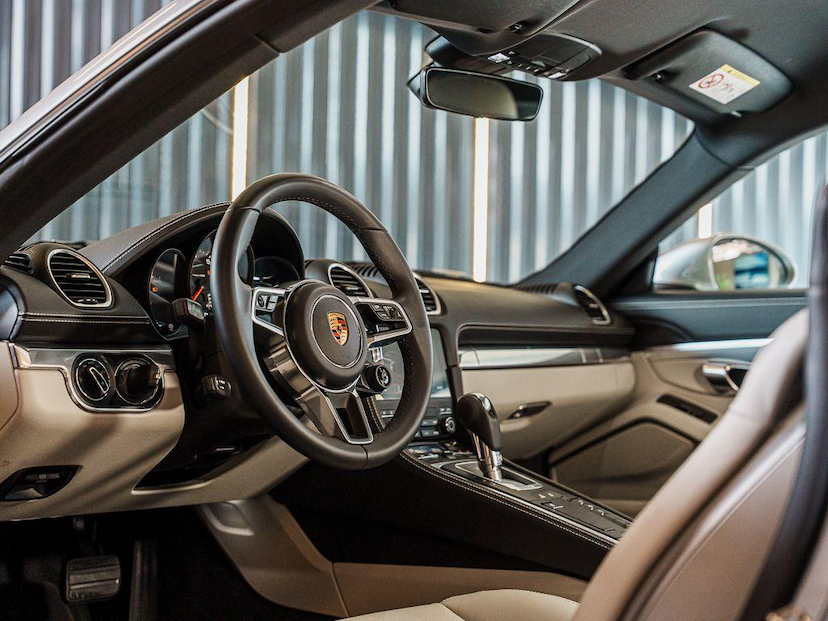 Foto do veículo PORSCHE CAYMAN CAYMAN 2024 354 KM 589.000,00