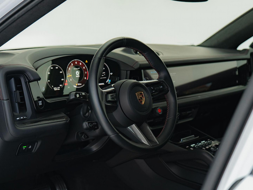 Foto do veículo PORSCHE CAYENNE TURBO GT COUPE 2024 9.326 KM 1.299.000,00
