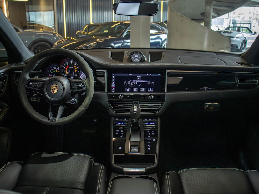Foto do veículo PORSCHE MACAN  2022 16.721 KM 479.000,00
