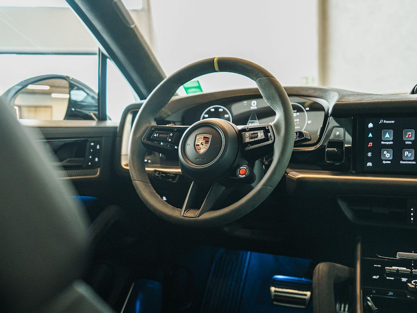 Foto do veículo PORSCHE CAYENNE  GT CP 2024 5.618 KM 1.390.000,00
