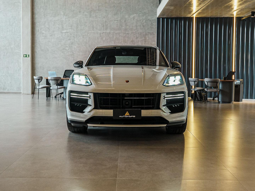 Foto do veículo PORSCHE CAYENNE  GT CP 2024 5.618 KM 1.390.000,00
