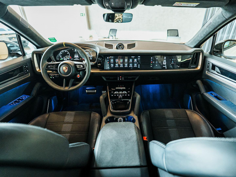 Foto do veículo PORSCHE CAYENNE  GT CP 2024 5.618 KM 1.390.000,00