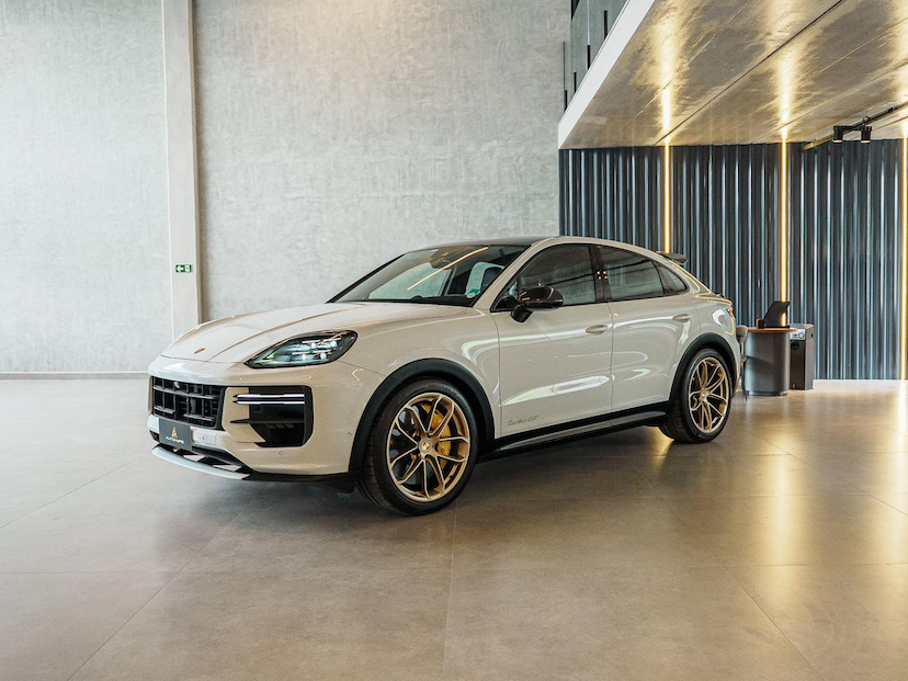 Foto do veículo PORSCHE CAYENNE  GT CP 2024 5.618 KM 1.390.000,00