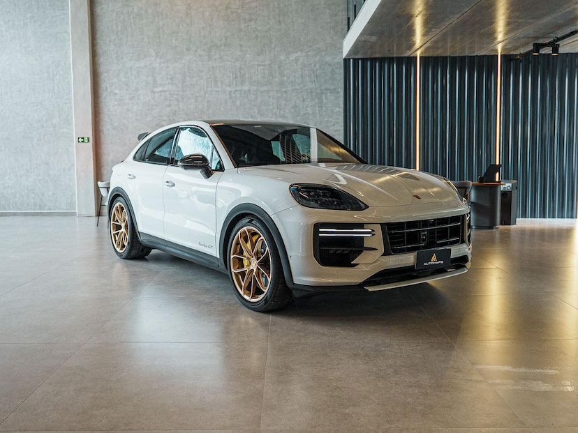 Foto do veículo PORSCHE CAYENNE  GT CP 2024 5.618 KM 1.390.000,00