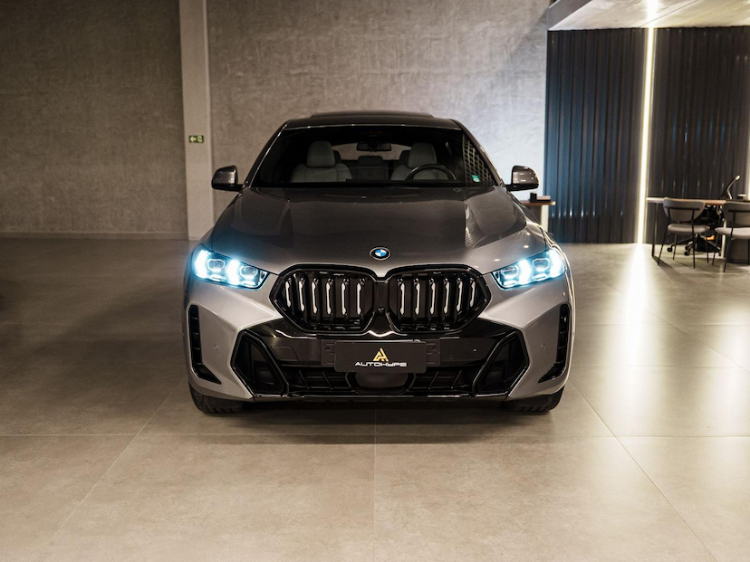 Foto do veículo BMW X6  XDRIVE40I MSP 2024 16.267 KM 665.000,00