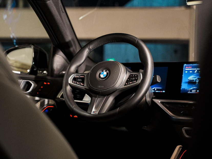 Foto do veículo BMW X6  XDRIVE40I MSP 2024 16.267 KM 665.000,00