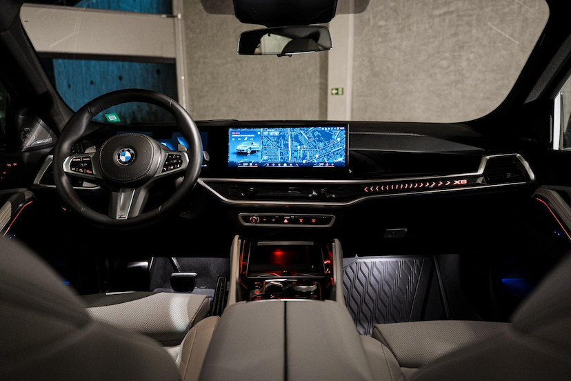 Foto do veículo BMW X6  XDRIVE40I MSP 2024 16.267 KM 665.000,00