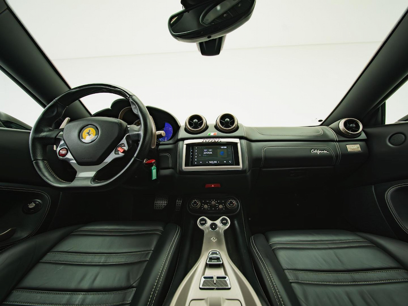 Foto do veículo FERRARI CALIFORNIA  2010 60.555 KM 1.190.000,00