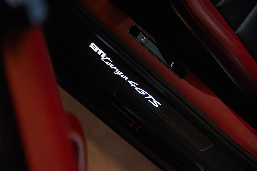 Foto do veículo PORSCHE 911  TARGA 4GTS 2023 3.450 KM 1.189.000,00