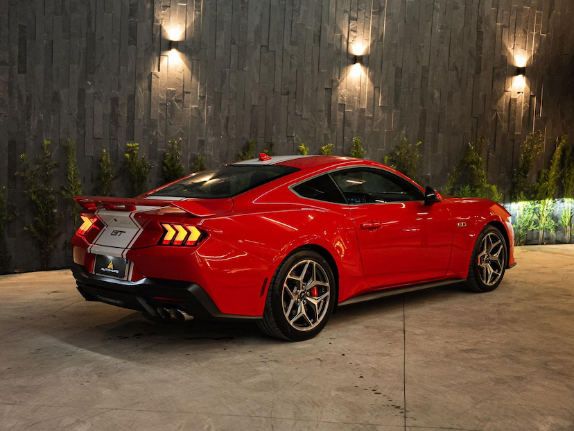 Foto do veículo FORD MUSTANG  NEW GT V8 2024 4.403 KM 509.000,00
