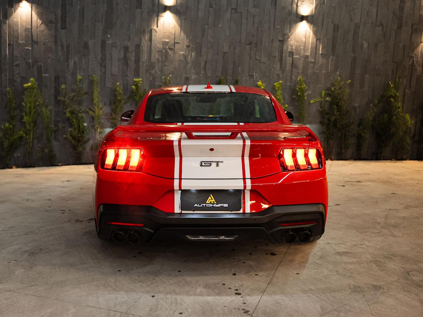 Foto do veículo FORD MUSTANG  NEW GT V8 2024 4.403 KM 509.000,00