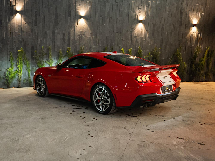 Foto do veículo FORD MUSTANG  NEW GT V8 2024 4.403 KM 509.000,00