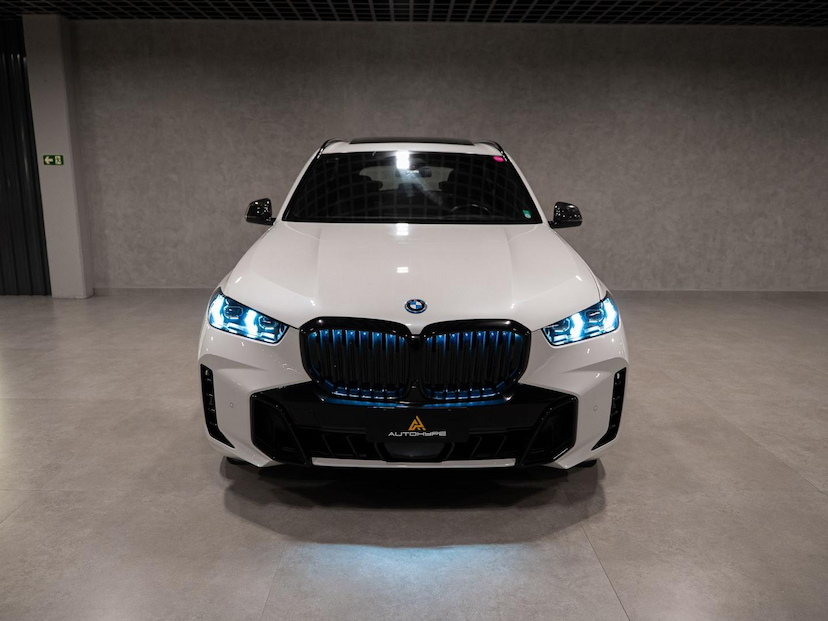 Foto do veículo BMW X5 XDRIVE 50E 3.0 M SPORT AUT. (HIBRIDO) 2024 17.535 KM 609.000,00