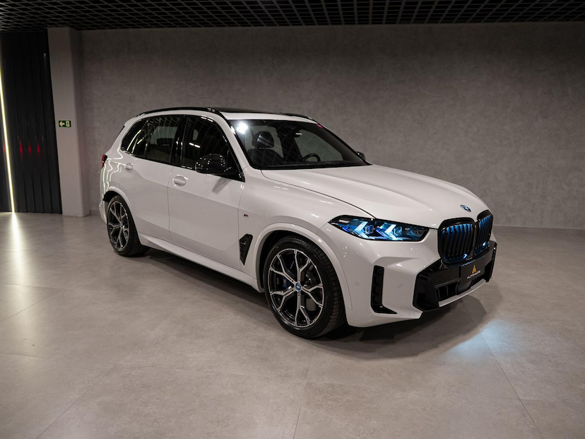 Foto do veículo BMW X5 XDRIVE 50E 3.0 M SPORT AUT. (HIBRIDO) 2024 17.535 KM 609.000,00