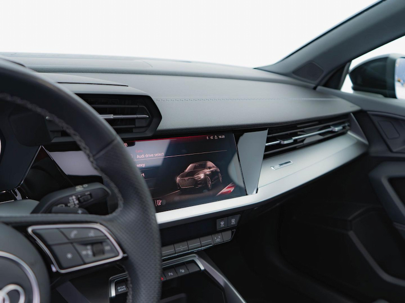 Foto do veículo AUDI A3 PERFORMANCE BLACK 2023 21.025 KM 229.900,00