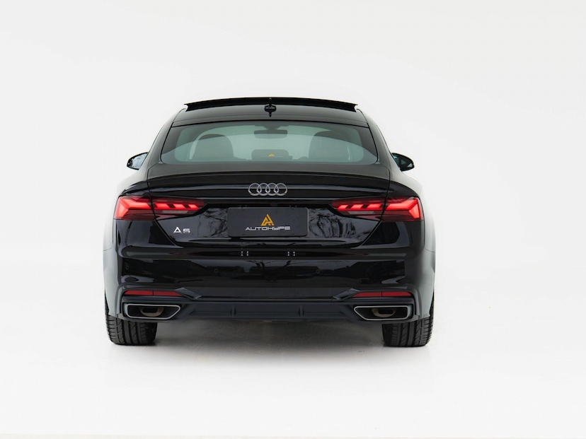 Foto do veículo AUDI A5 SPORTBACK S-LINE 2023 14.945 KM 274.900,00