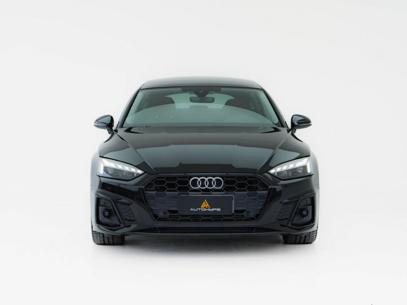 Foto do veículo AUDI A5 SPORTBACK S-LINE 2023 14.945 KM 274.900,00