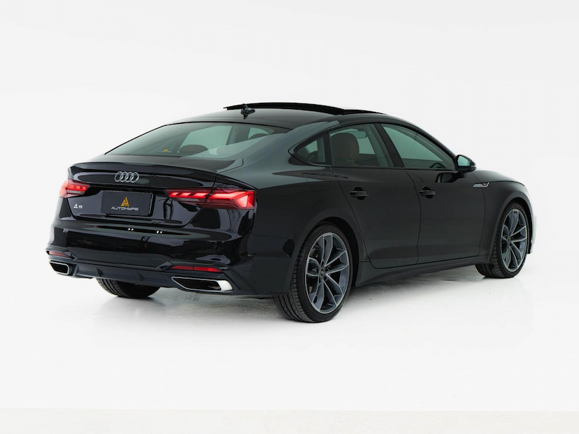 Foto do veículo AUDI A5 SPORTBACK S-LINE 2023 14.945 KM 274.900,00