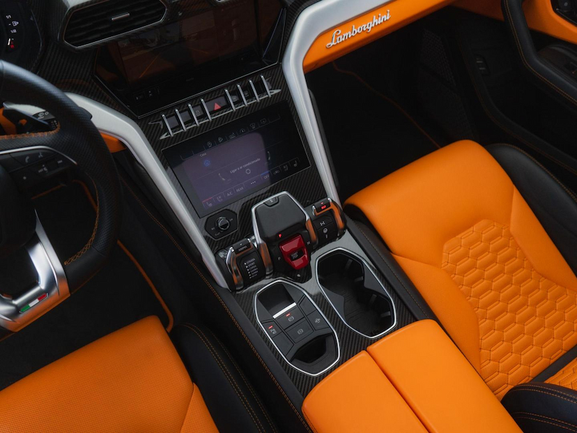 Foto do veículo LAMBORGHINI URUS LP 650-4 2020 13.115 KM 2.790.000,00