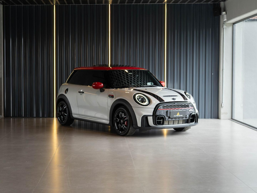 Foto do veículo MINI JOHN COOPER WORKS HATCH JCW 3P 2022 21.832 KM 209.000,00