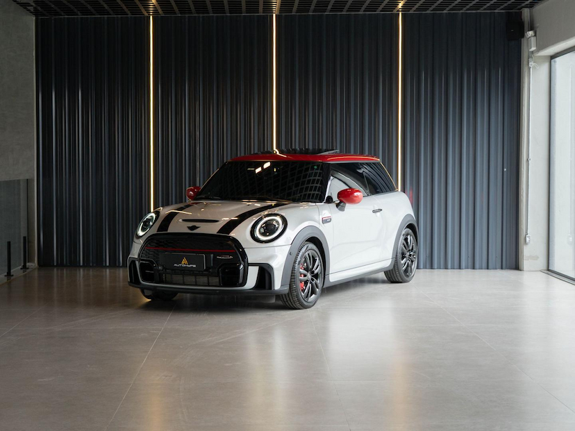 Foto do veículo MINI JOHN COOPER WORKS HATCH JCW 3P 2022 21.832 KM 209.000,00