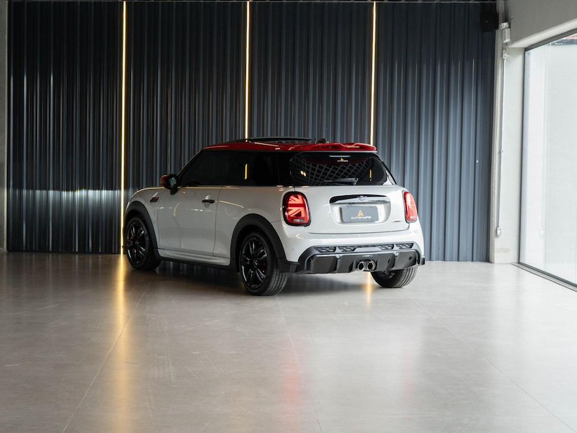 Foto do veículo MINI JOHN COOPER WORKS HATCH JCW 3P 2022 21.832 KM 209.000,00