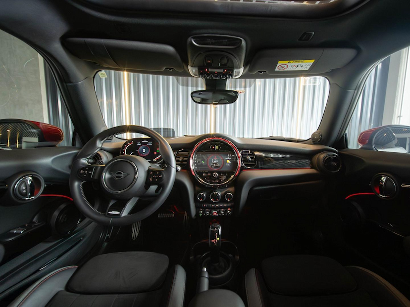 Foto do veículo MINI JOHN COOPER WORKS HATCH JCW 3P 2022 21.832 KM 209.000,00