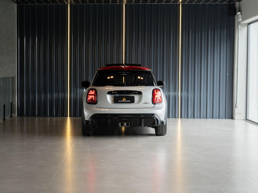 Foto do veículo MINI JOHN COOPER WORKS HATCH JCW 3P 2022 21.832 KM 209.000,00