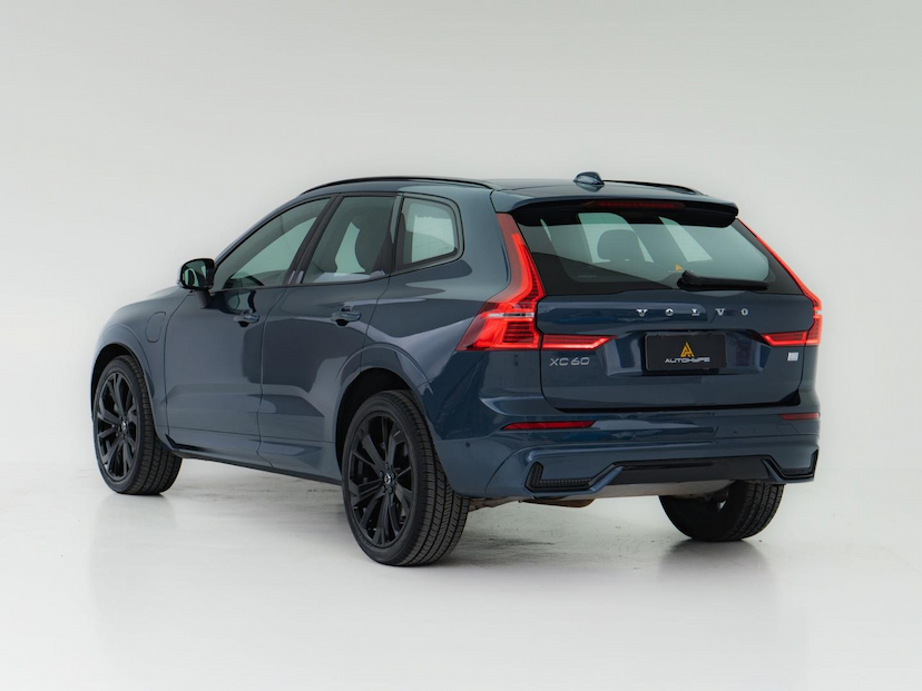 Foto do veículo VOLVO XC60 T8 ULTIMATE DARK 2023 29.758 KM 334.900,00