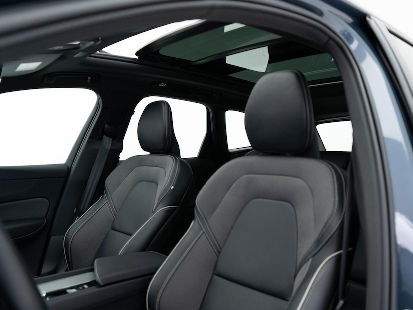 Foto do veículo VOLVO XC60 T8 ULTIMATE DARK 2023 29.758 KM 334.900,00