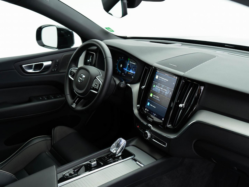 Foto do veículo VOLVO XC60 T8 ULTIMATE DARK 2023 29.758 KM 334.900,00