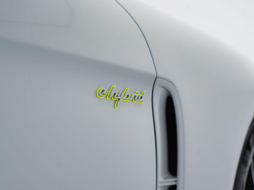 Foto do veículo PORSCHE PANAMERA 4 E-HYBRID SPORT TURISMO 2022 18.456 KM 619.000,00