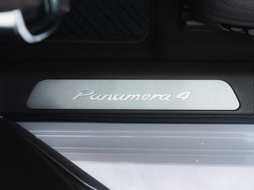 Foto do veículo PORSCHE PANAMERA 4 E-HYBRID SPORT TURISMO 2022 18.456 KM 619.000,00