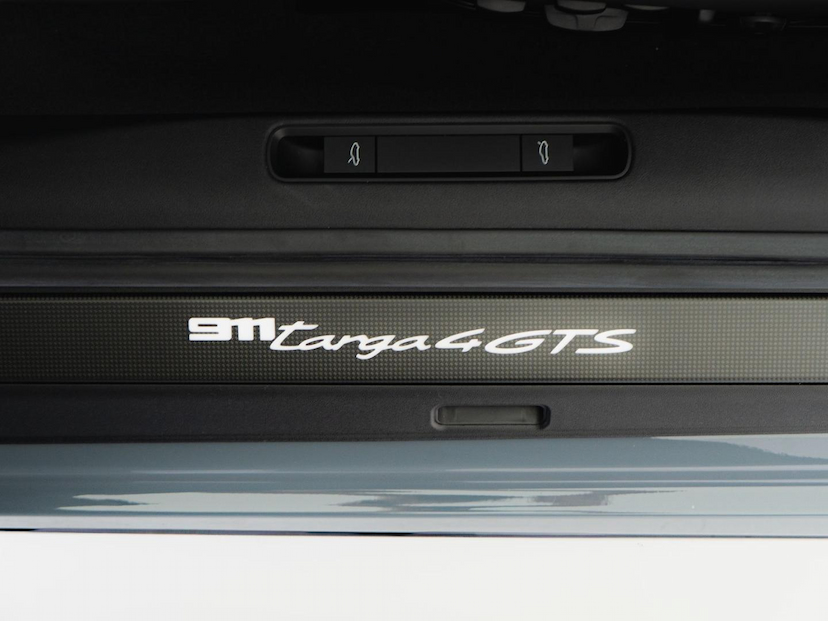 Foto do veículo PORSCHE 911 TARGA 4 GTS 2023 1.482 KM 1.199.000,00