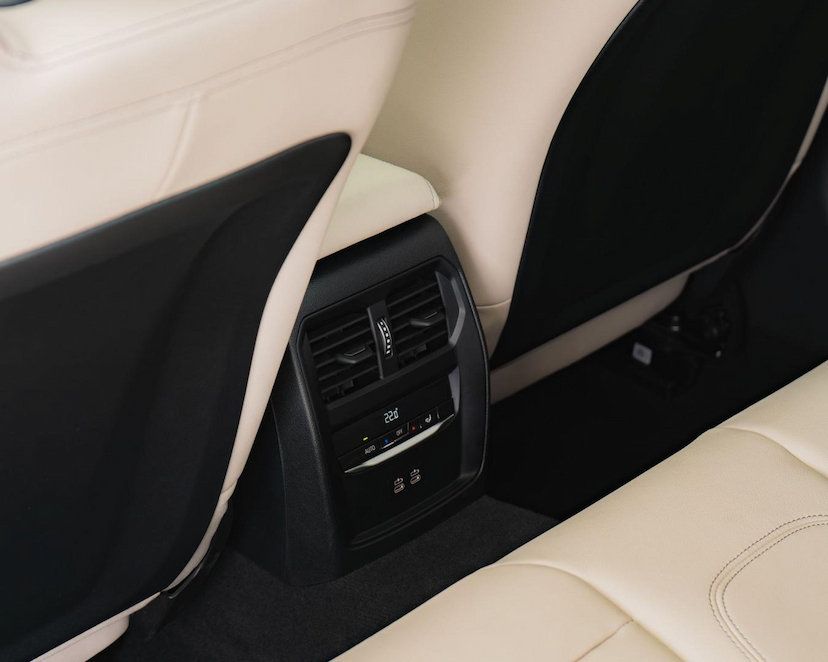 Foto do veículo BMW 320I  M SPORT FLEX 2025 4.258 KM 339.000,00
